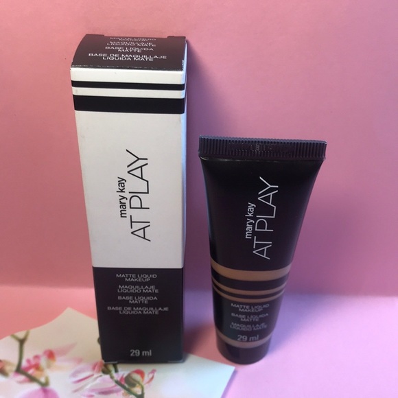 Mary Kay Mary Kay At Play Makeup Deep Tan - Picture 4 of 5